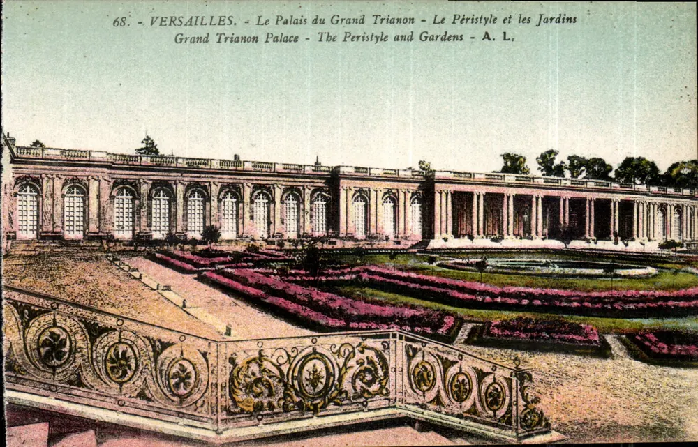 Versailles - Das Schloss des Grand Trianon - Der Peristyl und die Gärten - A. L. - Vorderseite