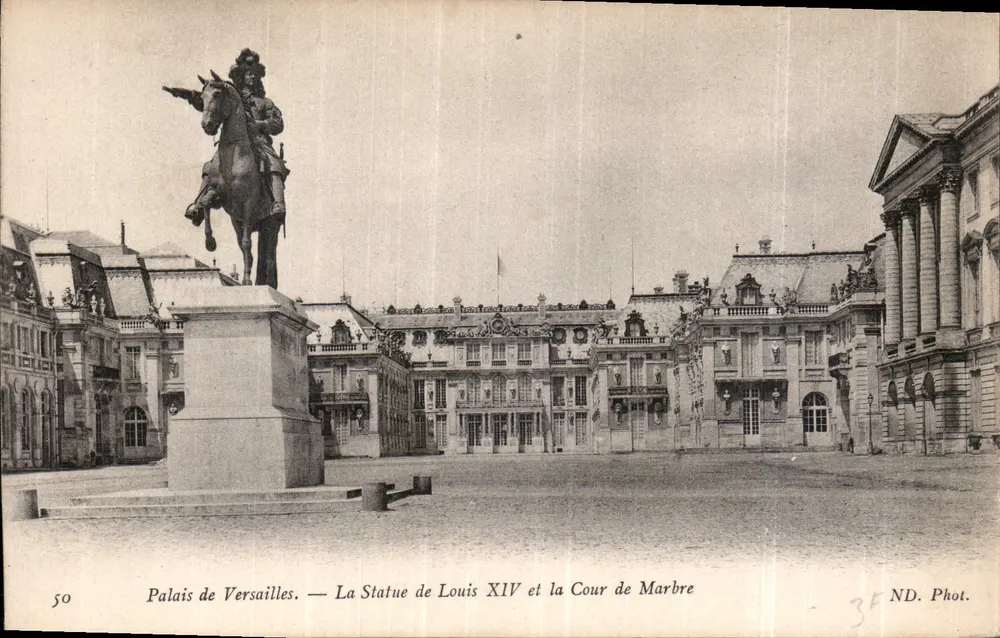 Palais de Versailles — Die Statue von Louis XIV und die Cour de Marbre — ND. Phot. n°50 - Vorderseite