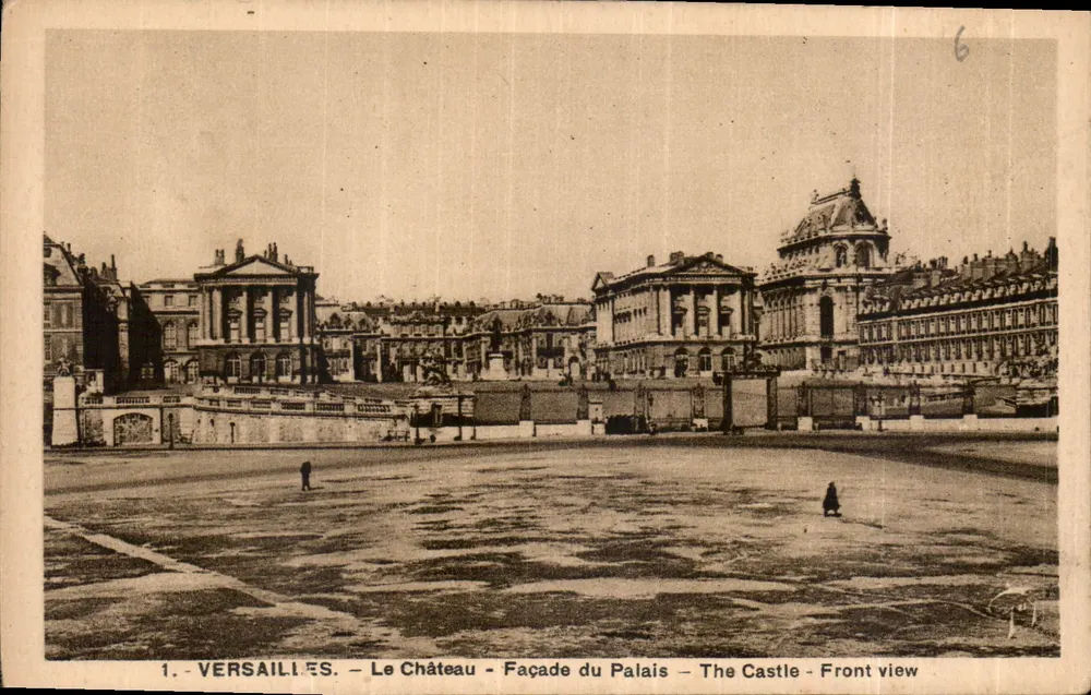 Versailles — O Castelo — Fachada do Palácio — The Castle — Vista frontal — A. Leconte, 38 rue Sainte-Croix-aux-Brétonnerie, Paris - Frente