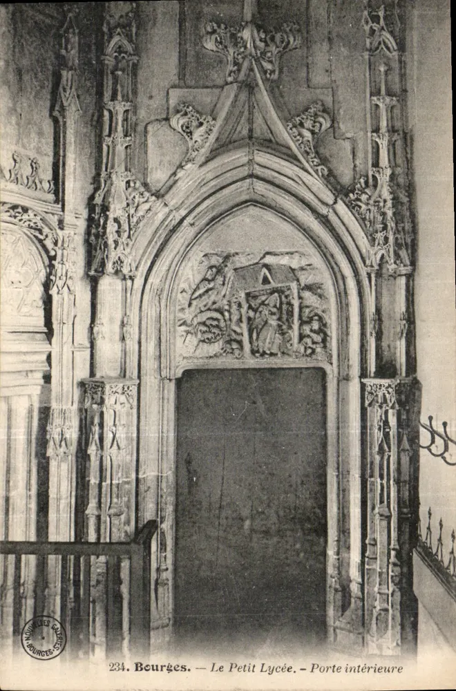 Bourges — O Pequeno Liceu — Porta interna - Frente