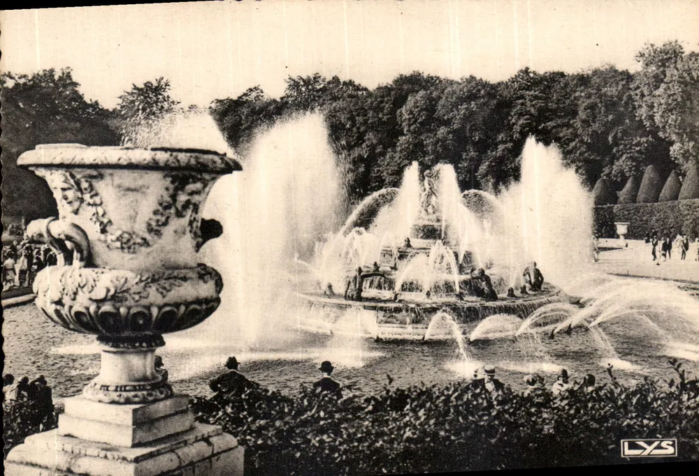 Versalhes — O Bassin de Latone (Grandes Eaux) — Editor Lys, n° 133 - Frente