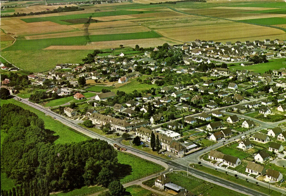 Sannerville - Calvados — Vista Aérea — Cidade N° 187 — Sr. Grout - Bar - Tabac - Frente
