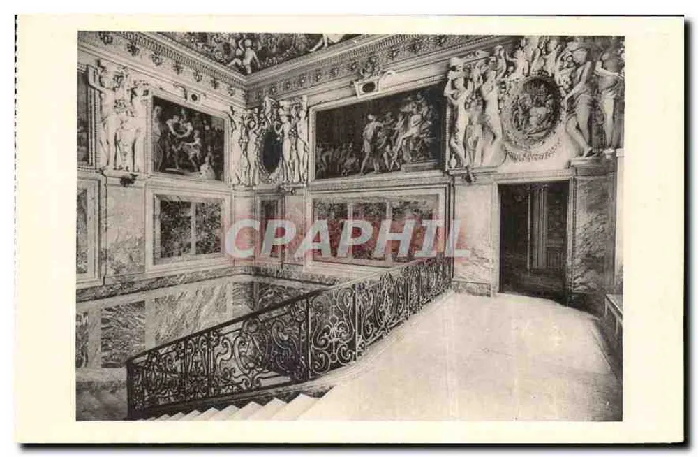 Schloss Fontainebleau — Die königliche Treppe - Vorderseite