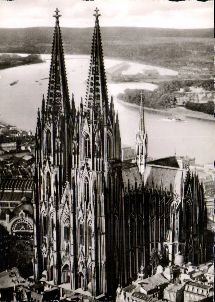 Sint-Pieterskathedraal te Keulen — luchtfoto - Voorkant