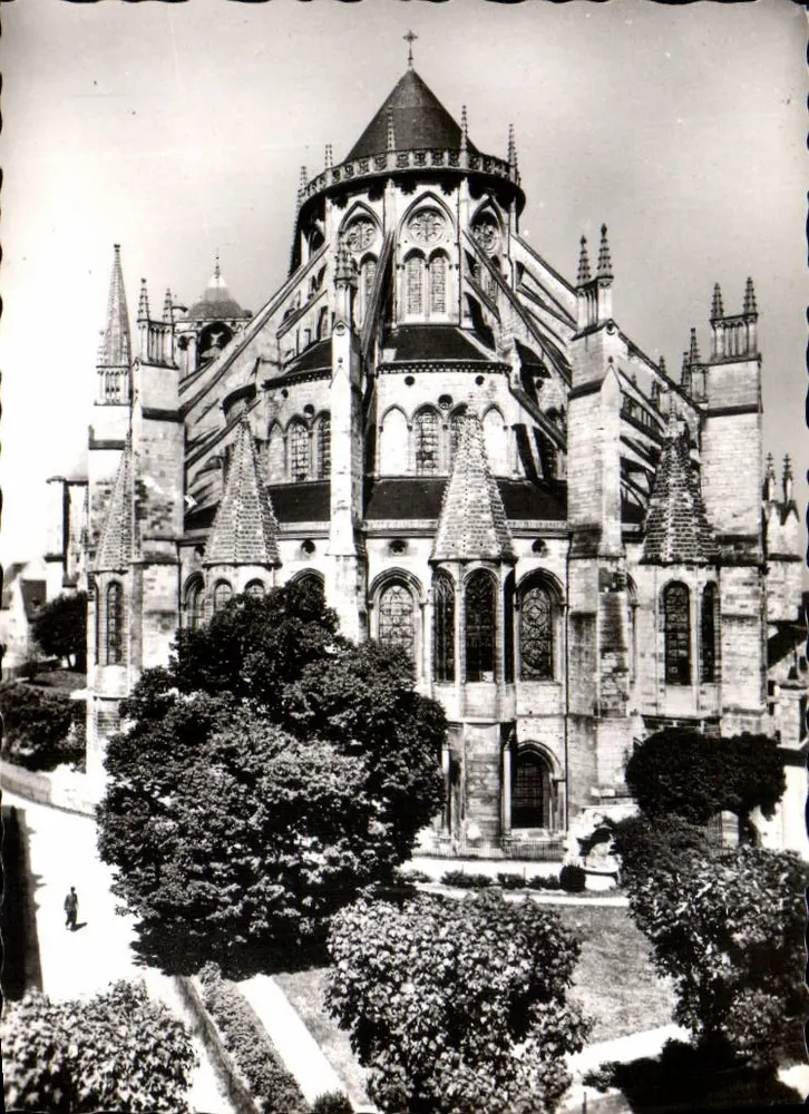 Catedral São Etienne de Bourges — A Abside — Editor E.P., n° 7220 - Frente