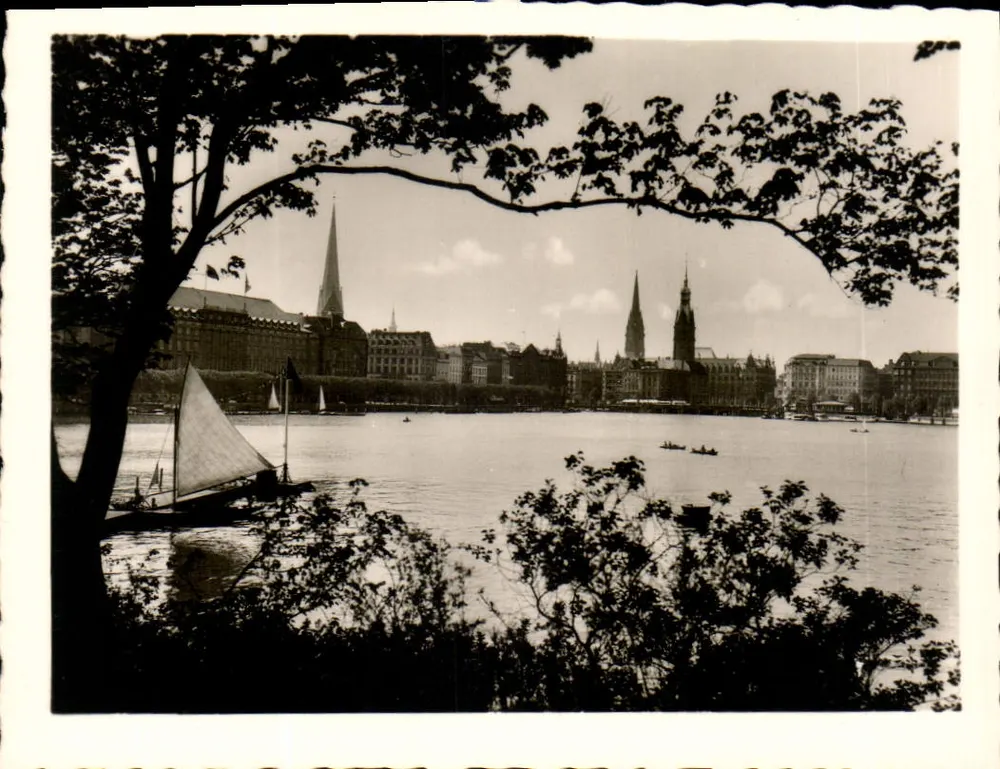 Hamburg — vue sur la ville — n°2 - Recto