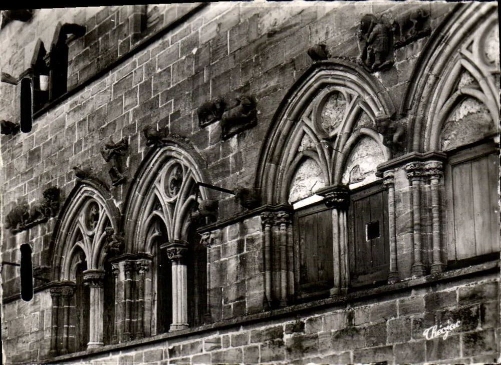 Cordes-sur-Ciel — Gefechtete Stadt von 1222, Haus des Grand Veneur (14. Jahrhundert) — Théojac - Vorderseite