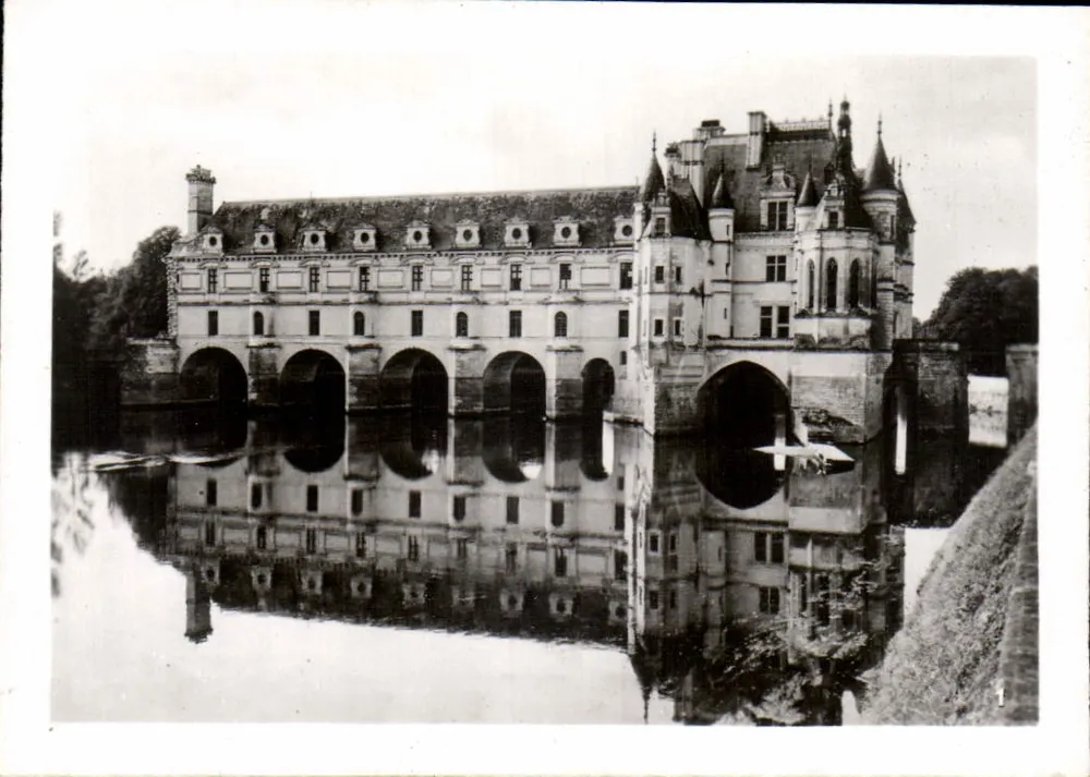 Castelo de Chenonceau — vista sobre o Cher — n°1 - Frente