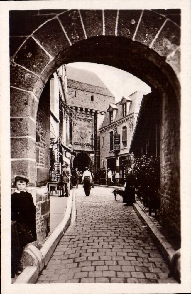 Mont-Saint-Michel — A Casa do Rei - Frente