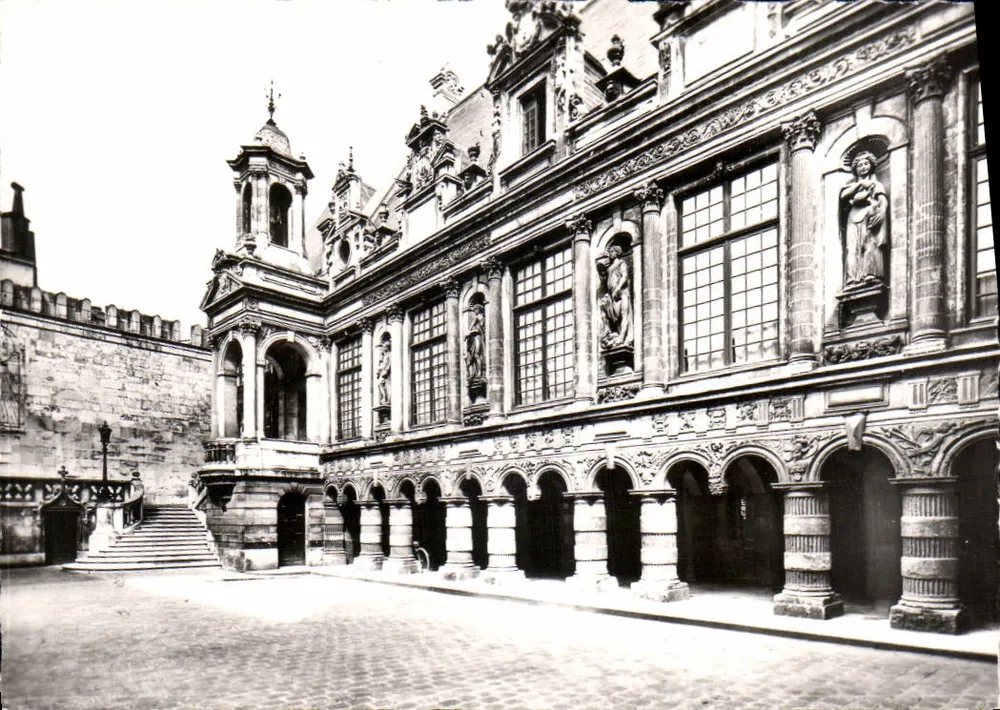La Rochelle — Das Rathaus (15. Jahrhundert) — Fassade zum Innenhof — n°19 - Vorderseite