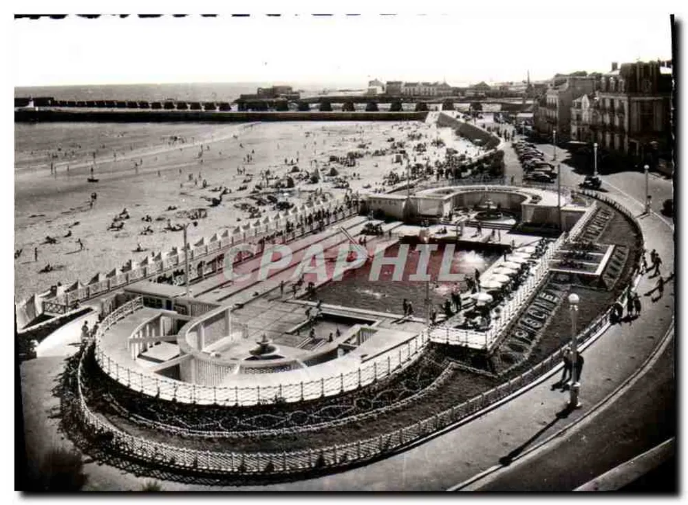 Les Sables-d'Olonne (Vendée) — The Beach and the Swimming Pool — Publisher FLOR, No. 9841-3 - Front