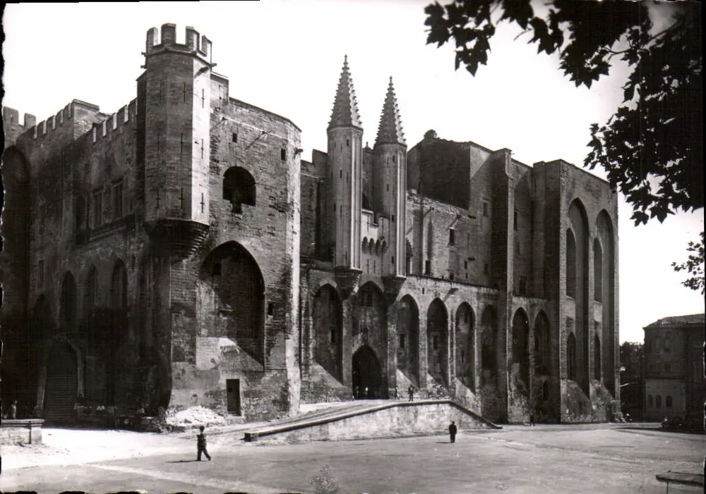 Avignon — O Palácio dos Papas — n°138 - Frente