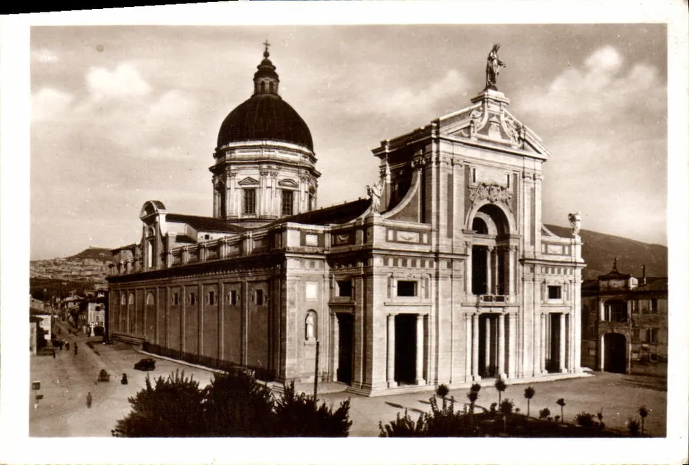 Assisi — Chiesa di Santa Maria degli Angeli — Edizione L. Vignati, n°19 - Recto