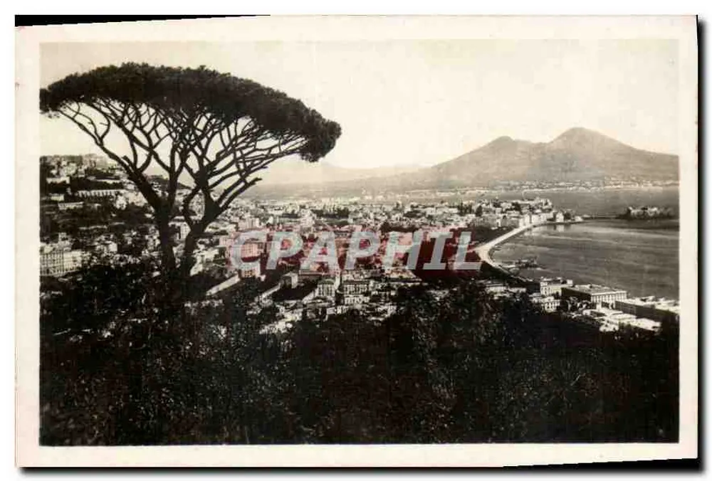 Nápoles - Panorama — vista de um promontório com um pinheiro em primeiro plano — editor desconhecido - Frente