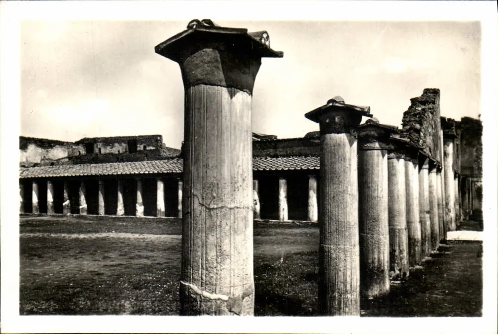 पोम्पेई — स्टैबियन तर्म के बाहरी दृश्य - आगे
