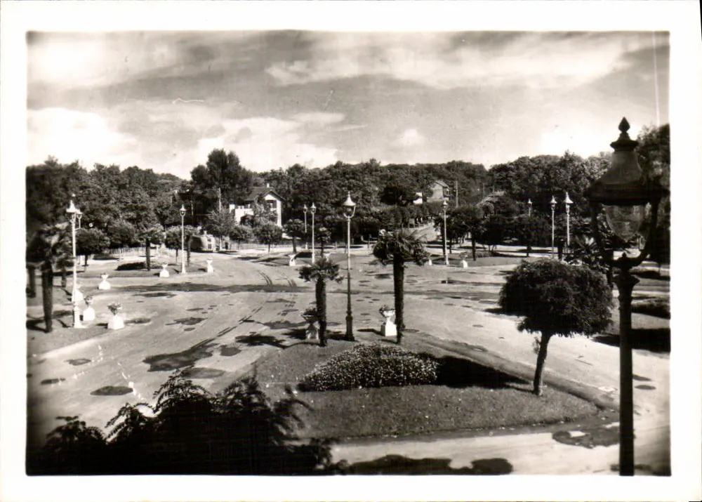 La Baule — A Praça dos Palmeiros — Edições de Luxo « Estel » - Frente