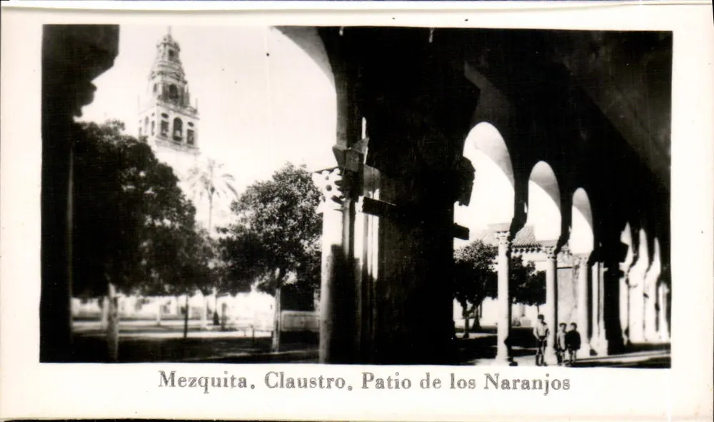 Moschee. Klostergang. Hof der Orangenbäume — Sevilla - Vorderseite