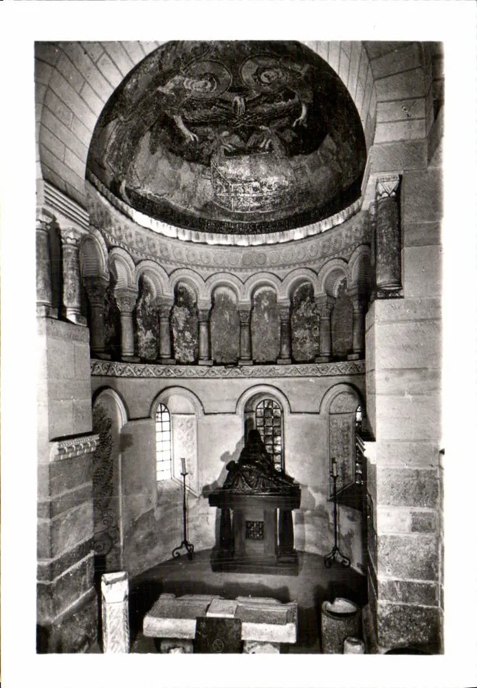 A Igreja de Germigny-des-Prés — Abside oriental (século IX) — Éditions de Luxe & Estel, n° FB 2754 - Frente