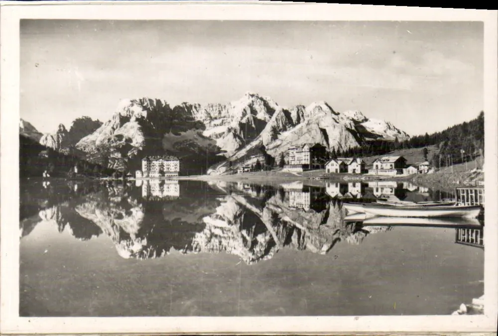 Lago di Misurina — vista lacustre com reflexos e montanha de Sorapis — n° 3201 - Frente