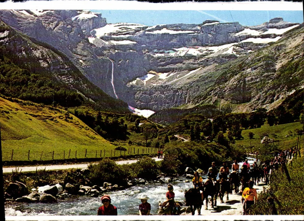 Hautes Pyrénées — Gavarnie (Alt. 1357m) — Caravane de retour du Cirque — N°5 - Recto