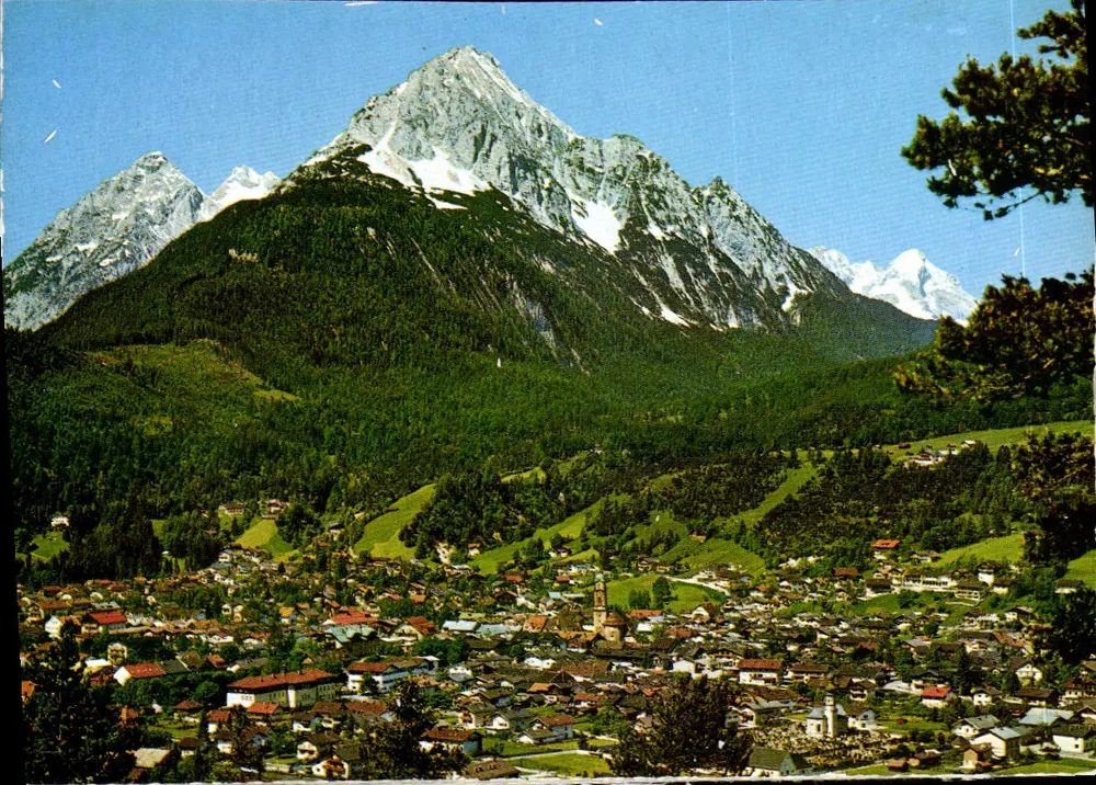 मिटेनवाल्ड — पहाड़ों का दृश्य — फोटो हैंस हुबर के जी, गारमिश-पार्टेनकिर्खेन, श्रृंखला 52/2 - आगे