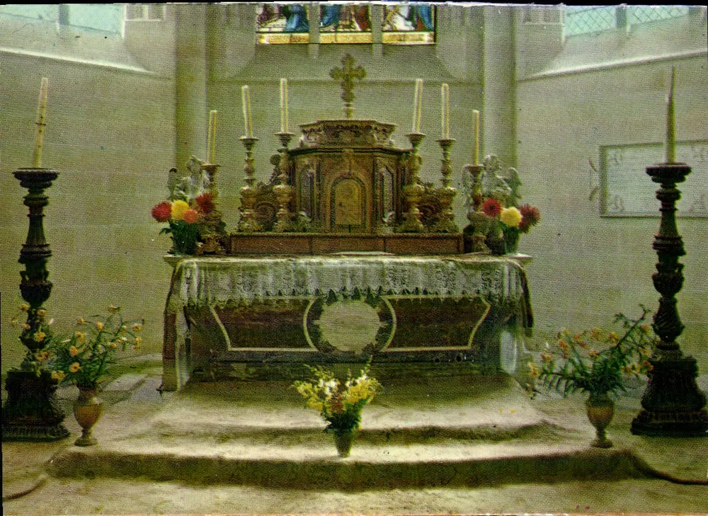 Altar da capela — vista interior — n° 102 - Frente