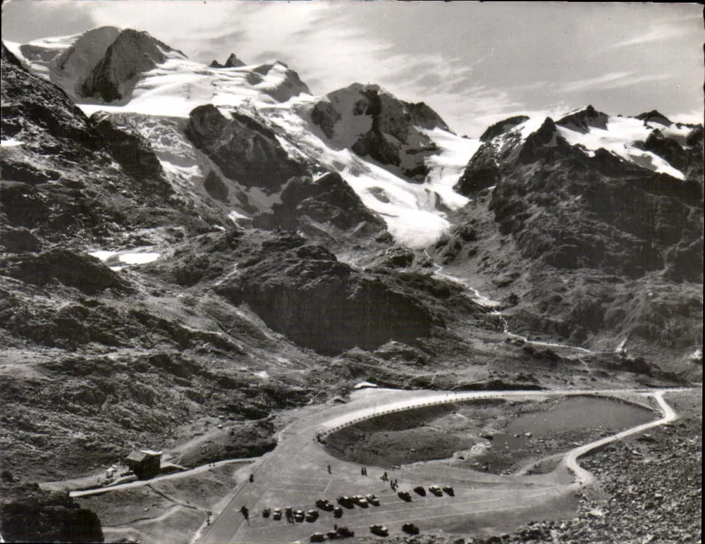 Col do Susten — vista sobre o maciço do Tierberg (3466 m) — série 85 - Frente