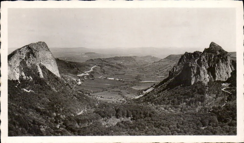Roches Tuillières i Sanadoire — Auvergne — wydawca L'Luvergne - Awers