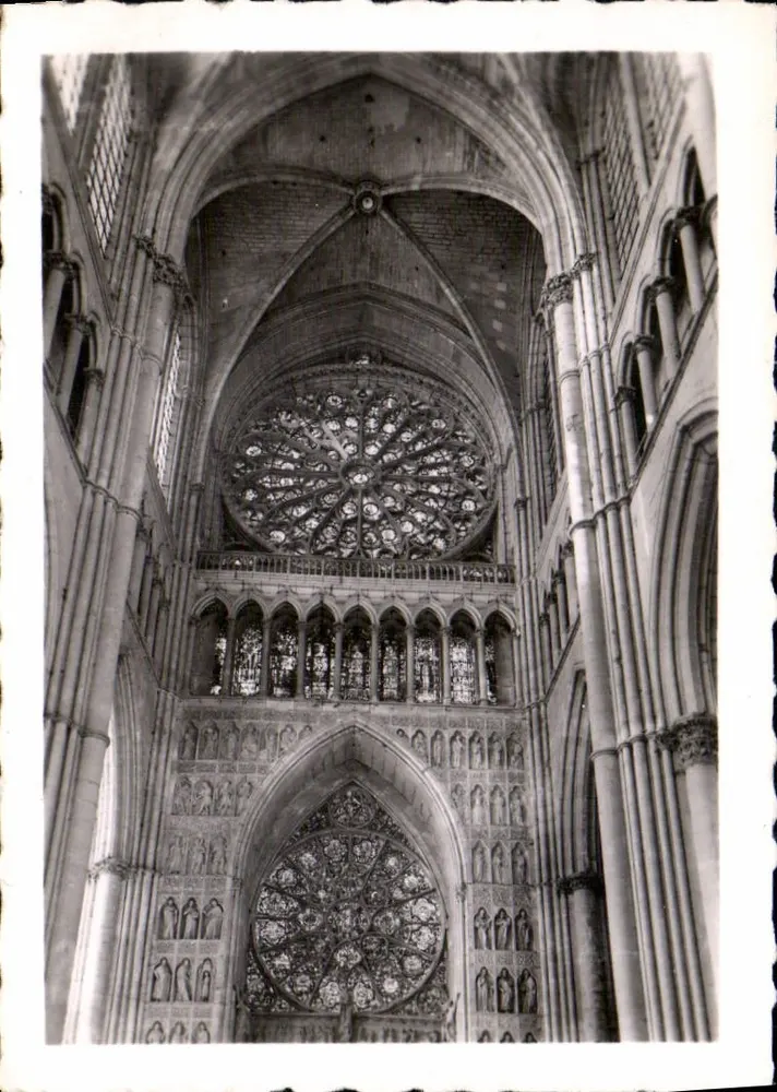 Reims - a Catedral - As Rosace - Frente
