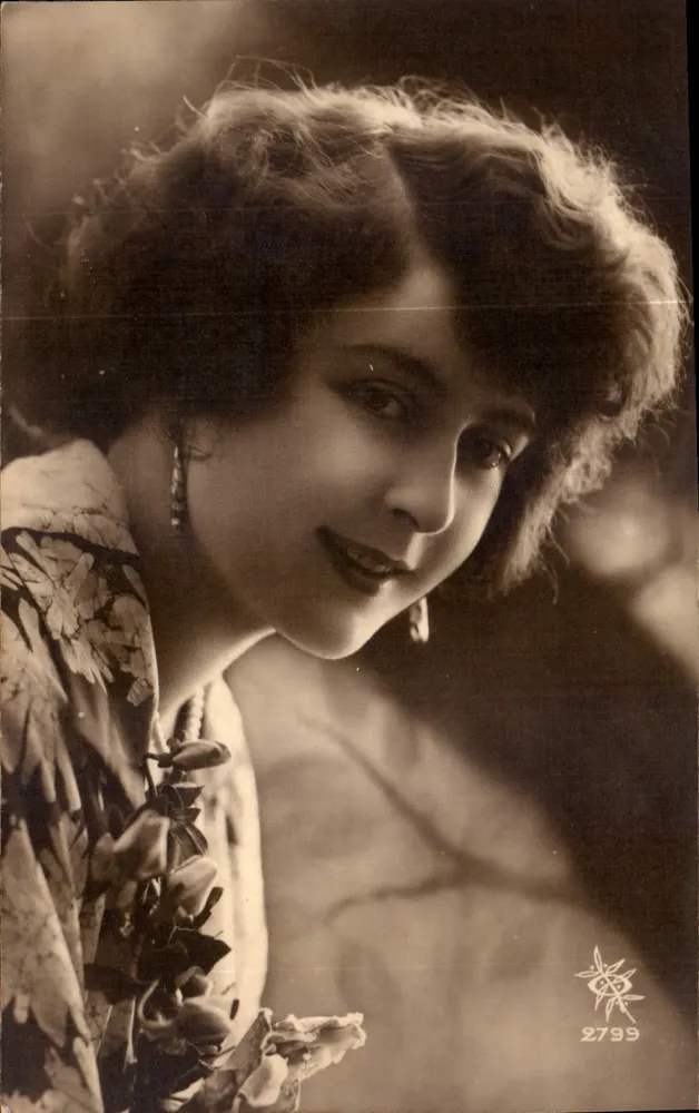 Retrato de uma mulher — editor PABRICATION FRANÇAISE, n° 2799 - Frente