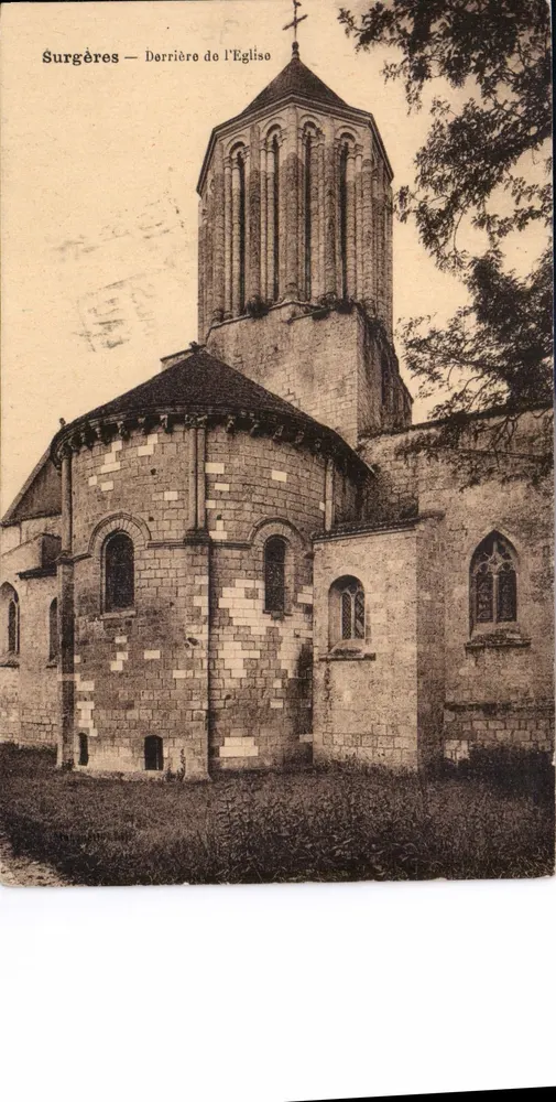 Surgères — Achterkant van de Kerk — Uitgever: Postdrukkerij - Voorkant