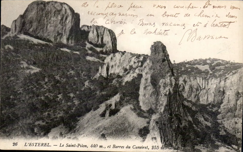 L'ESTEREL — O Santo Pilon, 440 m., e Barras do Caneiret, 255 m. - Frente