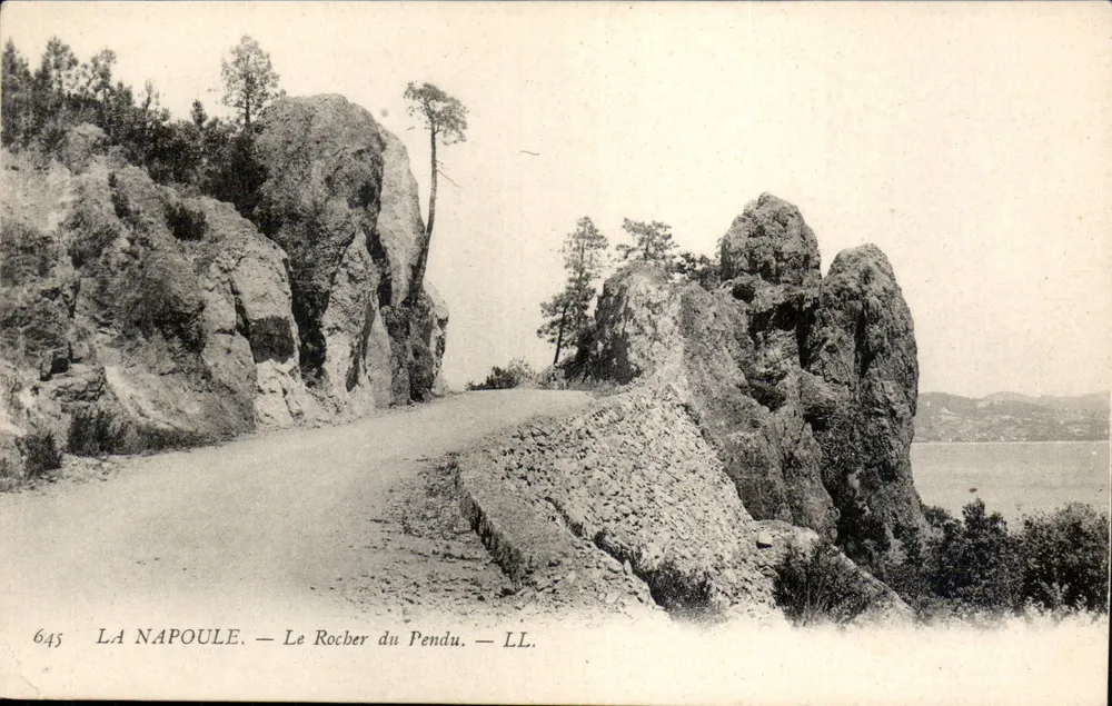 La Napoule — O Rocher do Pendu — LL. — n° 645 - Frente
