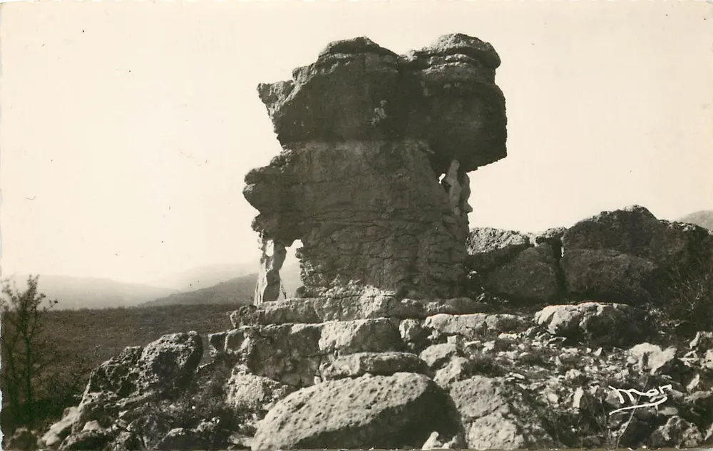St-Vallier-de-Thiey — Die Druidensteine — Éditions Amateurs, Nice - Vorderseite