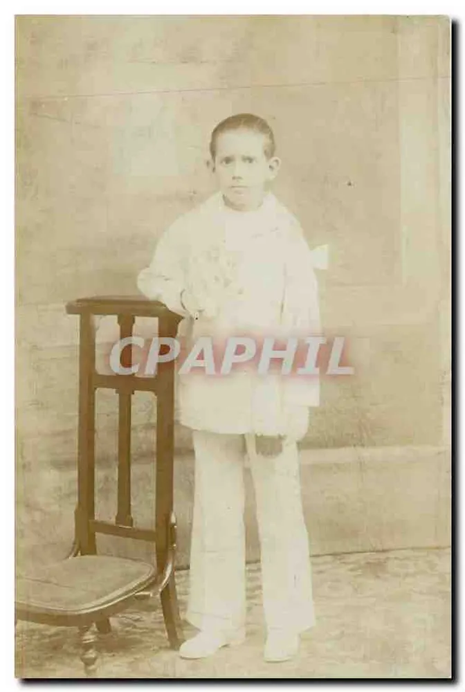 Criança em traje branco — estúdio fotográfico — Union Universal de Correos - Frente