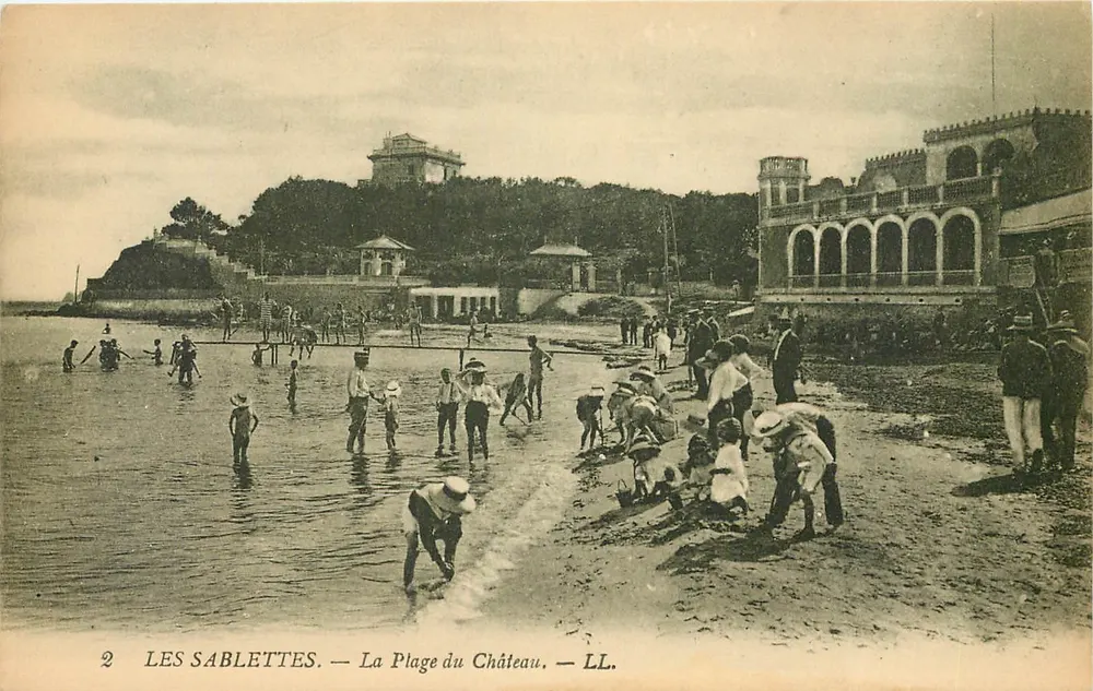 Les Sablettes — A Praia do Castelo — LL. - Frente