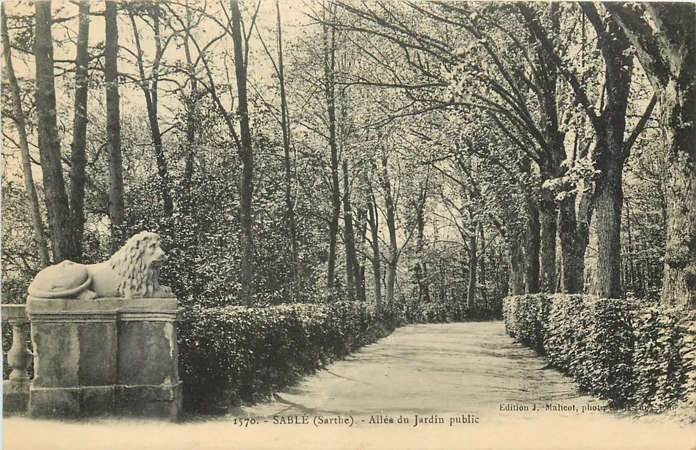 Sablé (Sarthe) — Allée du Jardin public — Edition J. Malicot - Recto