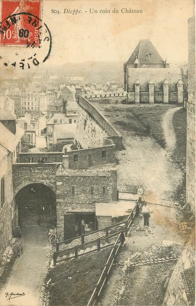 Dieppe - Um canto do Castelo — G. Hauchard, n° 804 - Frente