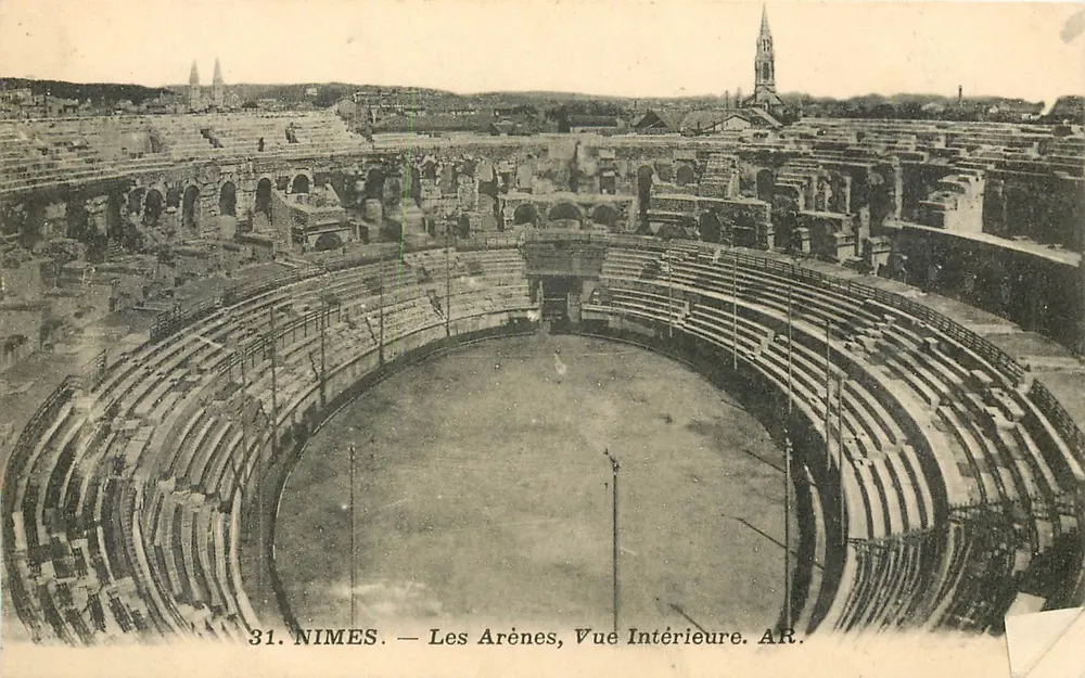 Nîmes — As Arenas, Vista Interna — AR. - Frente