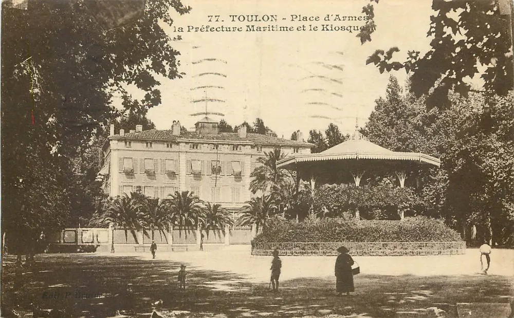 Toulon - Place d'Armes, die Maritime Präfektur und der Kiosk — Verlag P. Bézian - Vorderseite