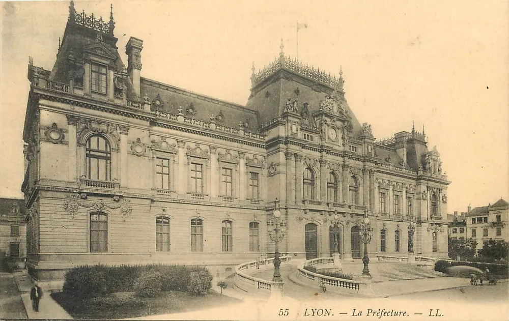 LYON — A Prefeitura — LL. — N° 55 - Frente