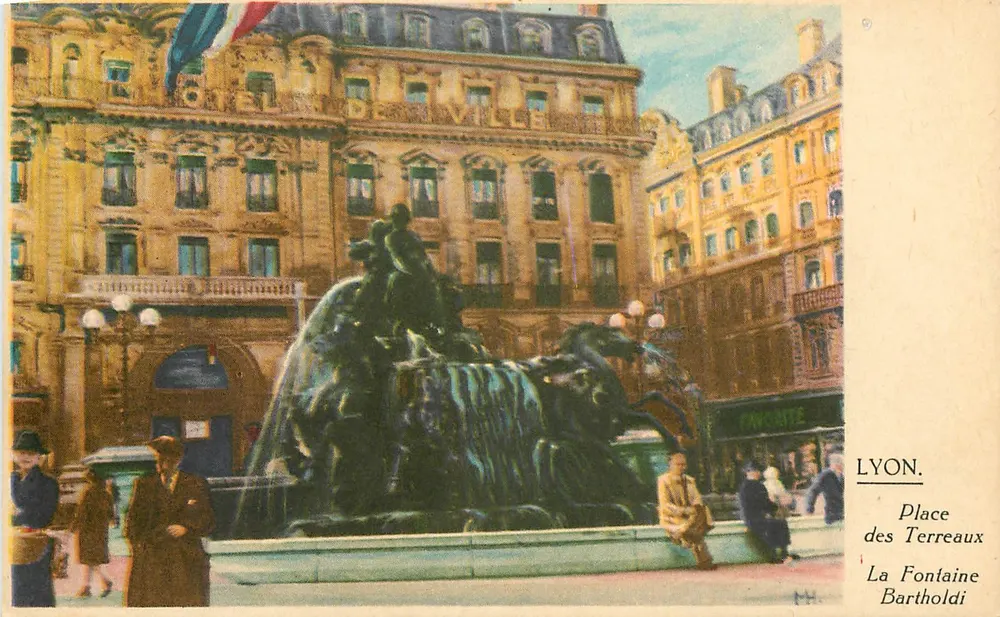 LYON. Place des Terreaux — Fontaine Bartholdi — Éditions Chromophote Lyon - Vorderseite