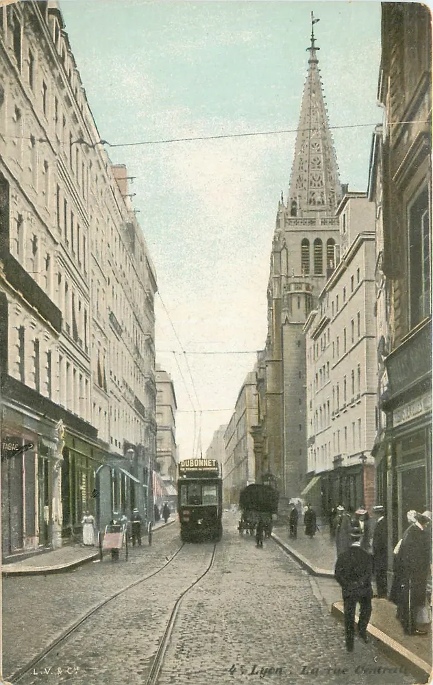 Lyon - Rue Centrale — trêmio Dubonnet — editor L.V. & Cie - Frente