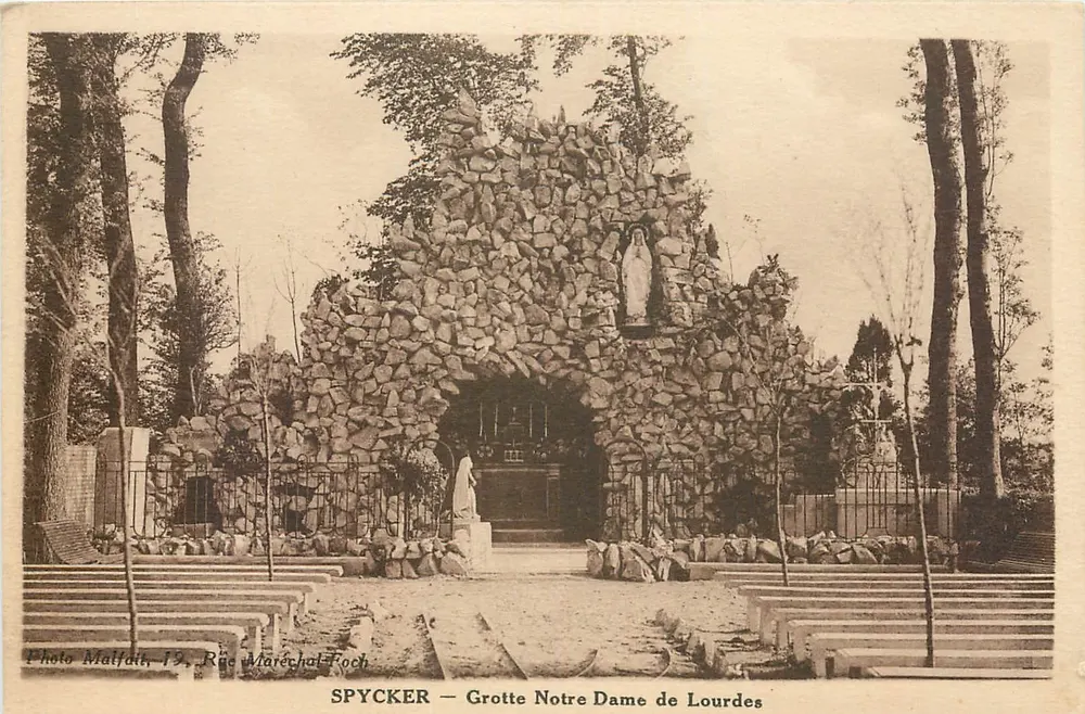 Spycker — Gruta Nossa Senhora de Lourdes — Foto Malfait, 19, Rue Maréchal Foch - Frente