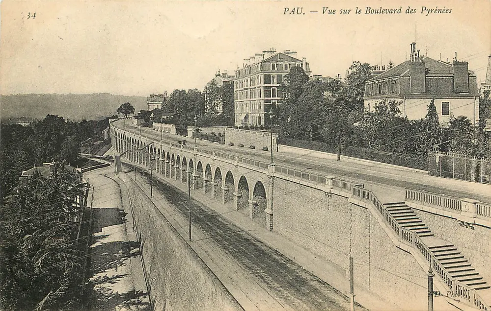 Pau — Vista do Boulevard dos Pirineus — P. Pla, n°34 - Frente