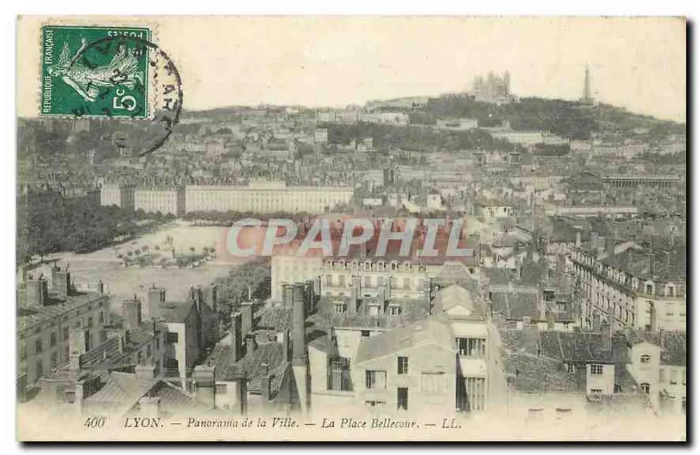 LYON — Panorama de la Ville — La Place Bellecour — LL. - Recto