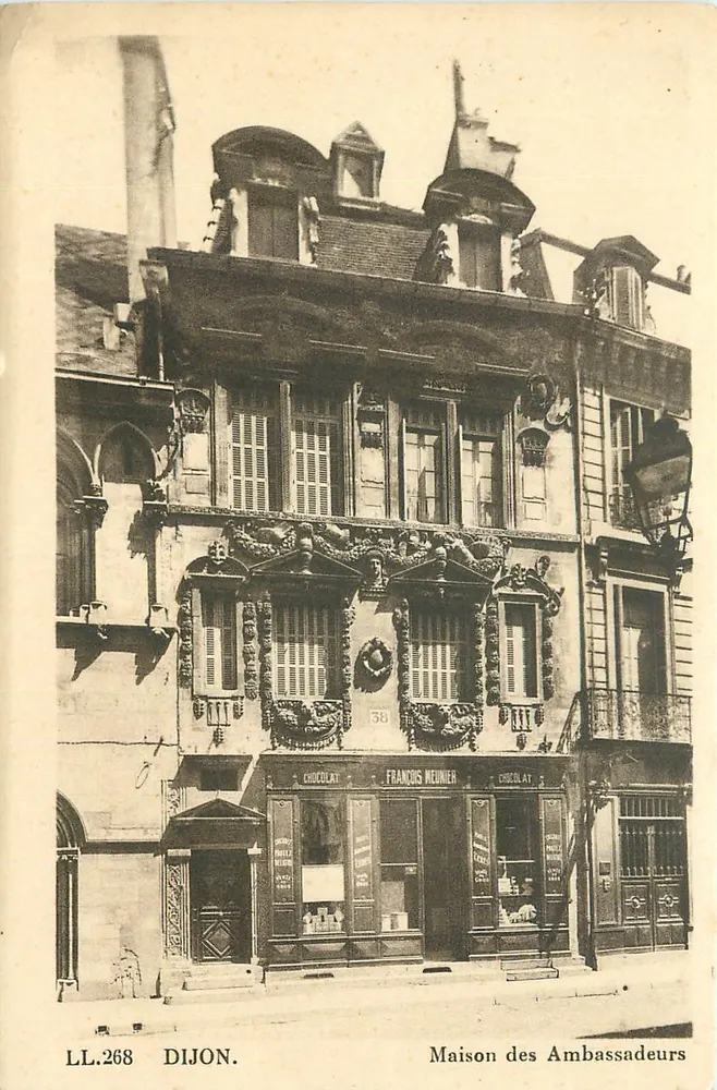 Dijon — Casa dos Embaixadores — François Mednier - Frente