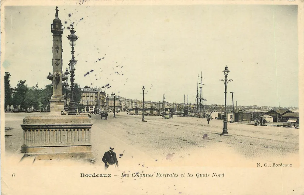 Bordeaux — Les Colonnes Rostrales et les Quais Nord — N. G., Bordeaux - Recto