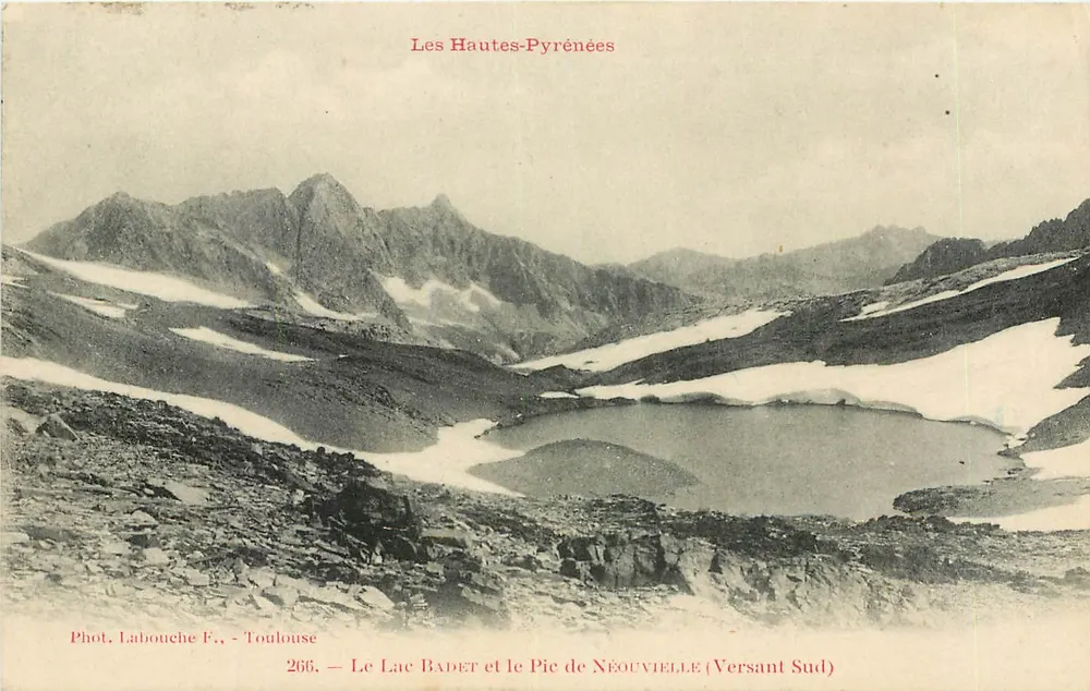See Badet und der Pic de Néouvielle (Südhang) — Les Hautes-Pyrénées — Foto von Labouche F., Toulouse, Nr. 266 - Vorderseite