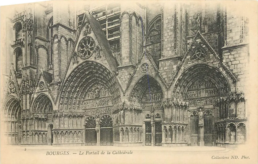 Bourges — Het Portaal van de Kathedraal — Collecties ND. Fot. - Voorkant